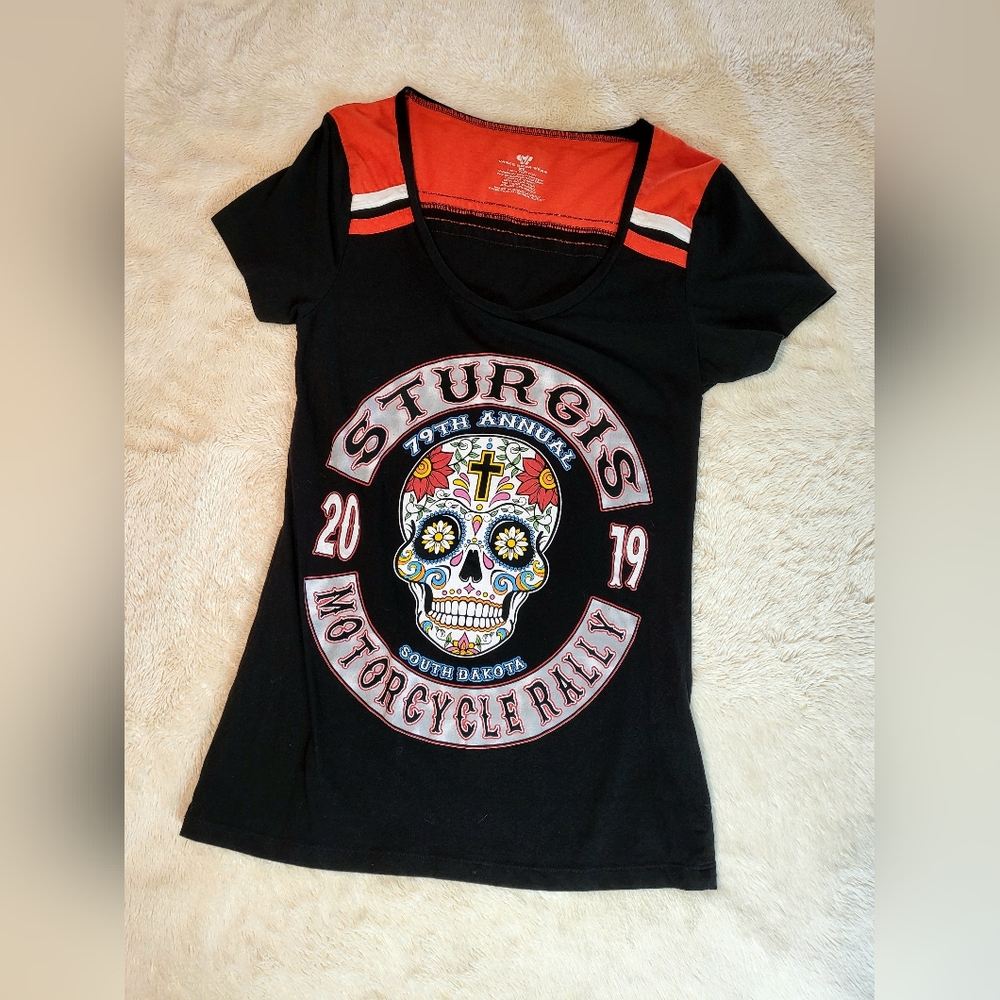 (free!) LiKE New ☆ Women's Tee